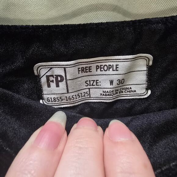 Free People black velvet mini skirt button detail stretch zip closure size 30 - Picture 2 of 8